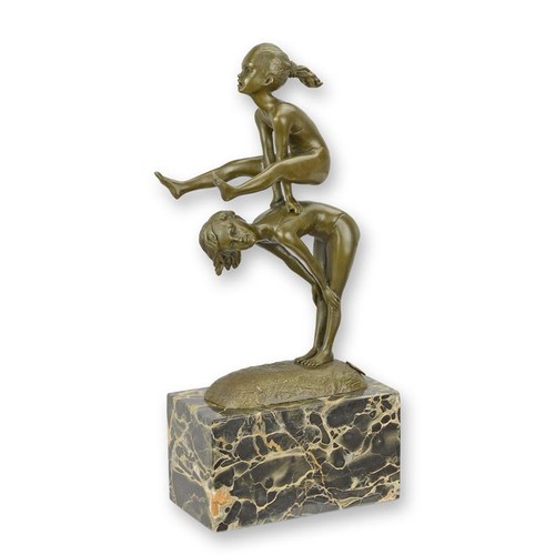 Bronzefigur zwei spielende