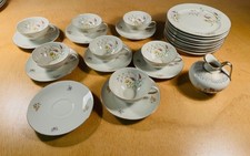 Winterling Porzellan Service mit Goldrand und floralem Dekor