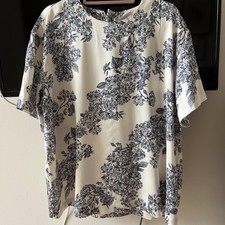 Zauberhafte Bluse Satin Blumen blau/creme 46 Curvy H&M weit Kurzarm