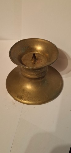 Antiker kerzenhalter mit dorn - kerzenhalter,