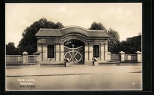 Elsterwerda, Ansichtskarte, Heldentor von der Straße gesehen 