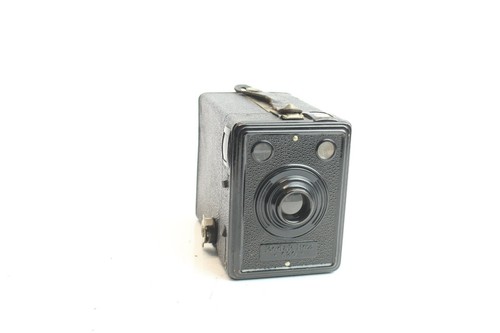 Kodak 620 box film camera - 620,