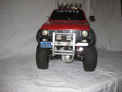 Auto tamiya toyota hilux - tamiya,