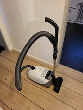 Miele Guard M1 Performance Bodenstaubsauger brillantweiß