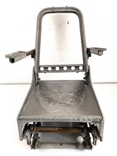 Luftwaffe Flugzeugsitz aus Leichtmetall. Gestrahlt und zum Teil lackiert, der Bo