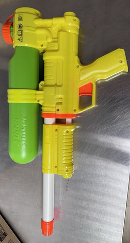 Nerf super soaker - super,