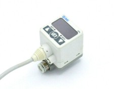 SMC ZSE40F-C6-62L digitaler Vakuumschalter Druckschalter ZSE4B06 Schalter