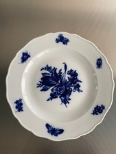 Meissen Knaufzeit um 1900 exklusiver Speiseteller Blaue Blume mit Insekten TOP 2