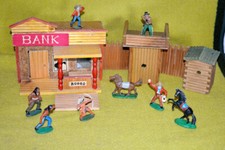 VERO DDR  Spielzeug Western Stadt BANK Rodeo + Indianer  Cowboy