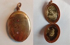 altes Medaillon Anhänger Foto