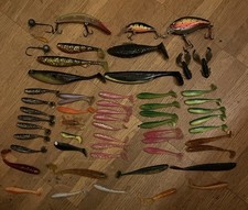 52 Hochwertige Gummifische, 2  Jigheads, 3 Wobbler Unbenutzt In Top Zustand. VB