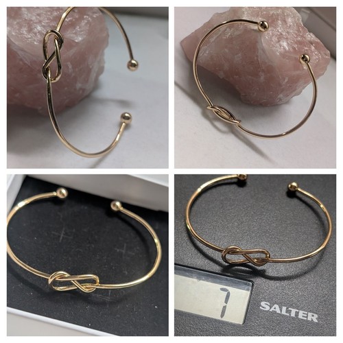 Modernist goldfarbenes