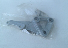 Suzuki SV 650S Fußrasterplatte rechs, Fussraster, Fußrasten Halterung 99-02