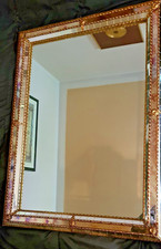 Wunderschöner Wandspiegel - Rundum Spiegelrahmen mit Verzierungen - siehe Fotos