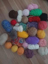 Wollreste – bunt gemischtes Paket – verschiedene Farben & Hersteller