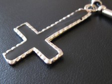 Petrus Kreuz umgedreht schwarz