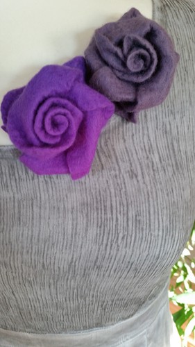 Brosche rose filzblüte - rose,