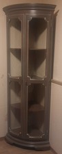 Eckvitrine Selva Vitrine taupe grau lackiert vintage