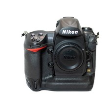 Nikon D3s mit Zubehörpaket
