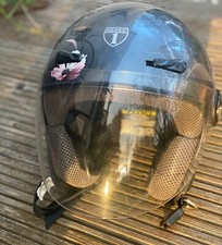 rollerhelm für damen mit Blumenmotiv chic