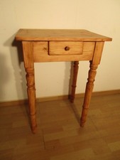Tisch  mit Schublade