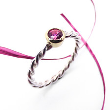 Zarter Silberring mit Turmalin in 585er Goldfassung – auch als Verlobungsring