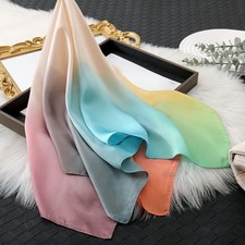 Leichtes Seidentuch mit