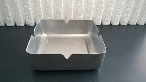 Aschenbecher quadratisch aus - aschenbecher,
