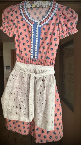 Dirndl für ein - 8, 9