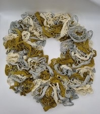 Rüschenschal Handarbeit