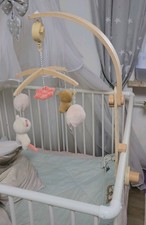 Nattou Musik Mobile mit Holzbogen LaLeLu Melodie Stofffiguren Sandbeige