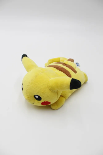 Pikachu liegend plüschtier - pikachu,