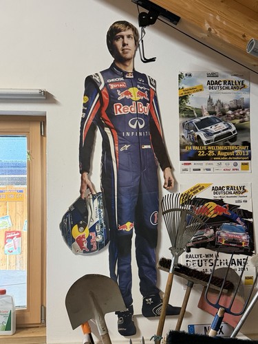 Red bull racing lebensgroßer - bull,