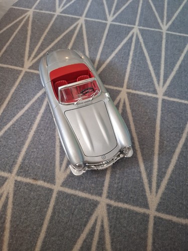 Burago mercedes benz 300 - burago, 1:18