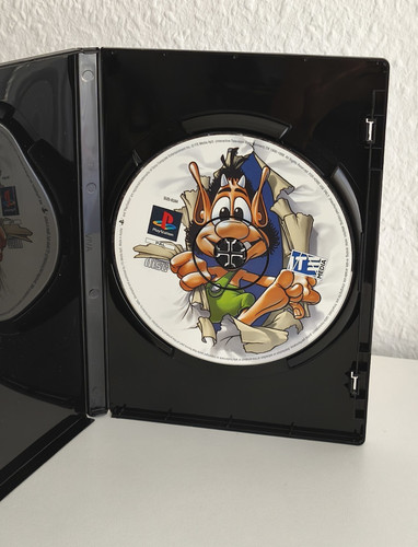 Hugo sony playstation - •,
