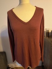 Rostbrauner Pullover