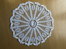 Häkeldeckchen, rund, weiß, Handarbeit aus Omas Wäschetruhe