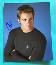 Chris Pine  -  STAR TREK -