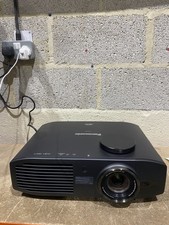 Panasonic PT-AT5000E Full HD
