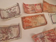 10 Geldscheine aus Nepal. aus Umlauf