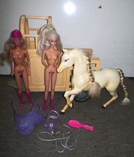 Barbie 2 Puppen 1 Pferd 1 Trailer/Anhänger 