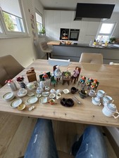 Antikes Puppenstubenzubehör Puppen, Geschirr Möbel