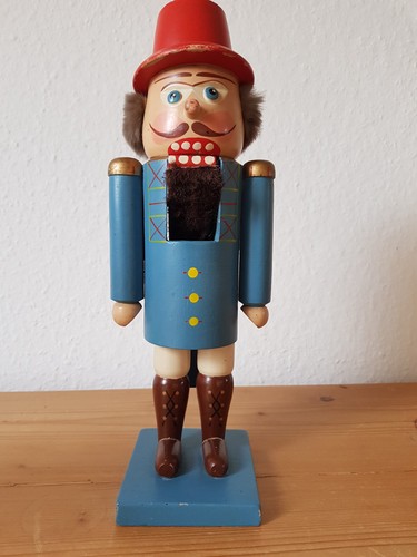 Alter nussknacker aus dem - alter,