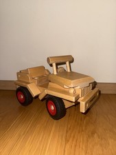 FAGUS JEEP aus Holz