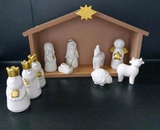 Krippe / Krippenfiguren modern  11-teilig