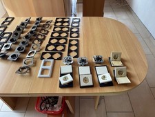 Konvolut von Gira Schaltern, Steckdosen, Rahmen uvm.