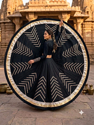 Damen schwarz traditionelles