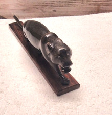 Alt Tier Figur Schwarzer Panther AUS Horn Sockel Holz  GR 22 cm-Deko