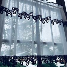 Gardine mit Gipüre-Spitze