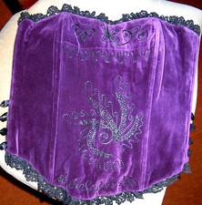 Verführerische Corsage Gr.S Samt m.viel Spitze u.Stickereien v.NOMAD Top Quality